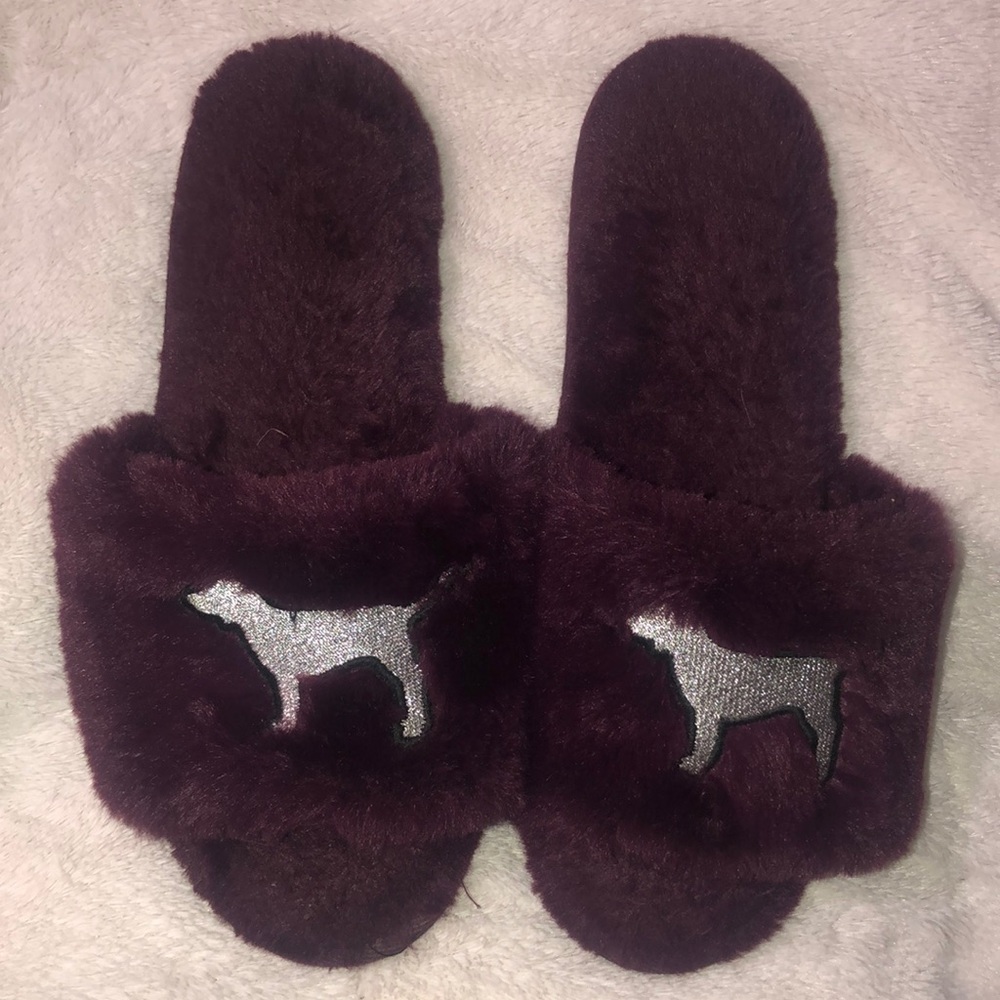 PINK Victoria Secret Furry Burgundy Slides (Size: M/7-8)